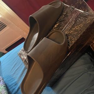 Selling black slides. Size 13